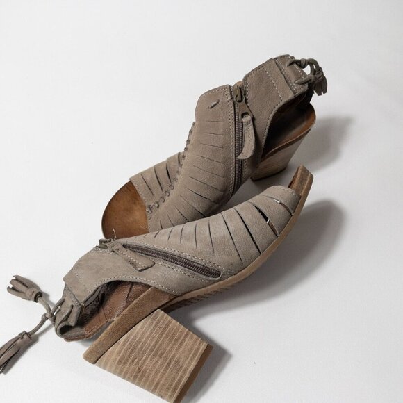 Miz Mooz Maddie Leather Heeled Sandals With Side Zipper & Tassel Accents Size 7. - Picture 6 of 12